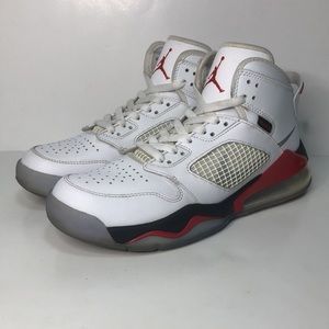 JORDAN MARS 270 (GS) White Fire Red Sneakers 7Y